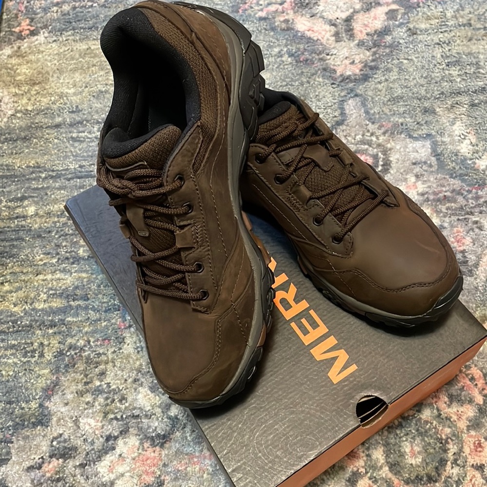 Men’s Merrell leather 11.5 hiking shoe - NIB
